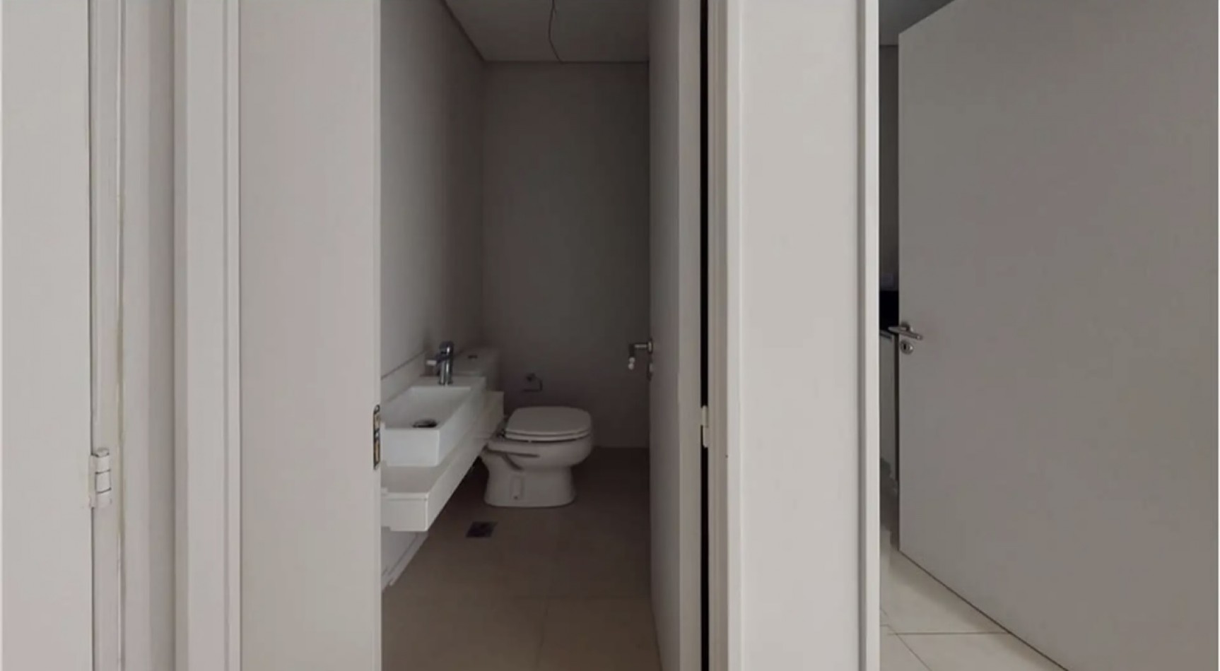 AV. DEL LIBERTADOR 5700, VENTA DEPARTAMENTO DE CUATRO AMBIENTES CON DEPENDENCIA DE SERVICIO