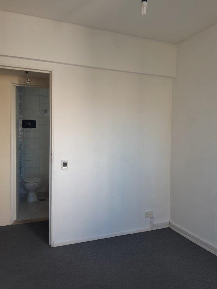 AV. RIVADAVIA 6300, VENTA DEPARTAMENTO DE TRES AMBIENTES