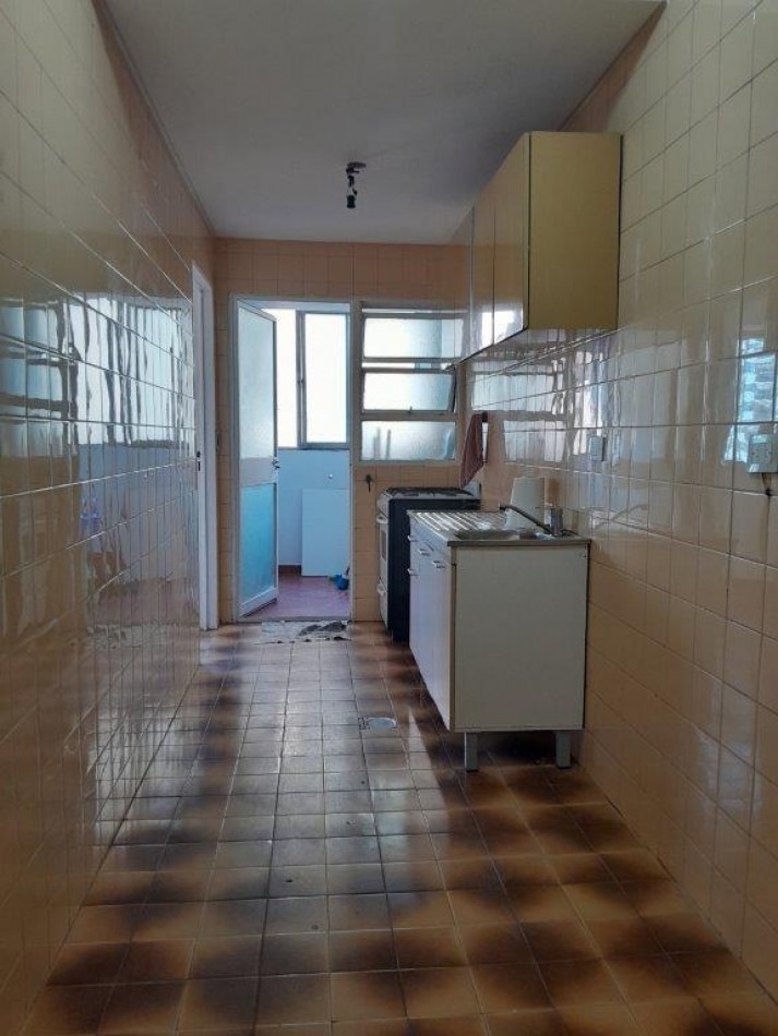 AV. RIVADAVIA 6300, VENTA DEPARTAMENTO DE TRES AMBIENTES