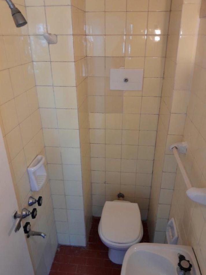 AV. RIVADAVIA 6300, VENTA DEPARTAMENTO DE TRES AMBIENTES