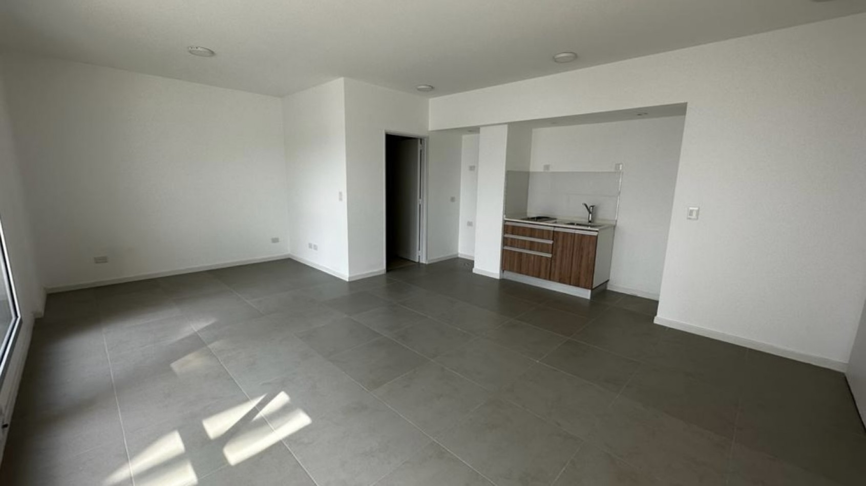 AV. SAN MARTIN 1700, VENTA DEPARTAMENTOS DE UN AMBIENTE 