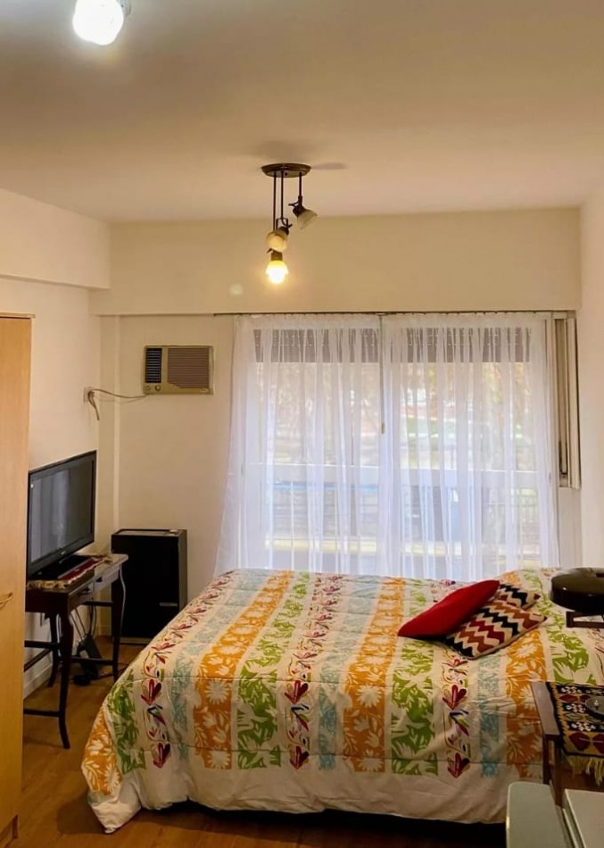 CRAMER 800, Venta MUY BUEN MONOAMBIENTE Al Frente c/Balcon FRANCES. COCHERA FIJA Frente Estacion Colegiales