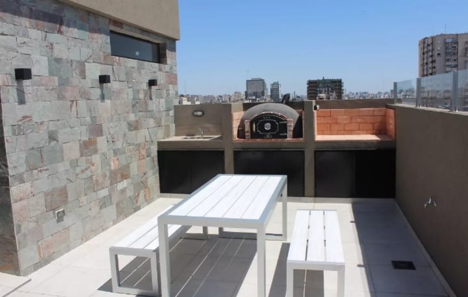 VELAZCO 300. VENTA;  IMPECABLE MONOAMBIENTE C/BALCON EN EDIFCIO PREMIUM 