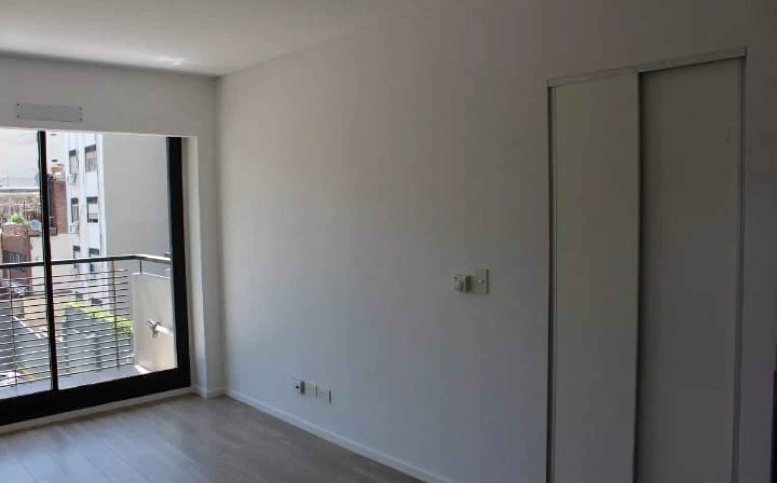VELAZCO 300. VENTA;  IMPECABLE MONOAMBIENTE C/BALCON EN EDIFCIO PREMIUM 