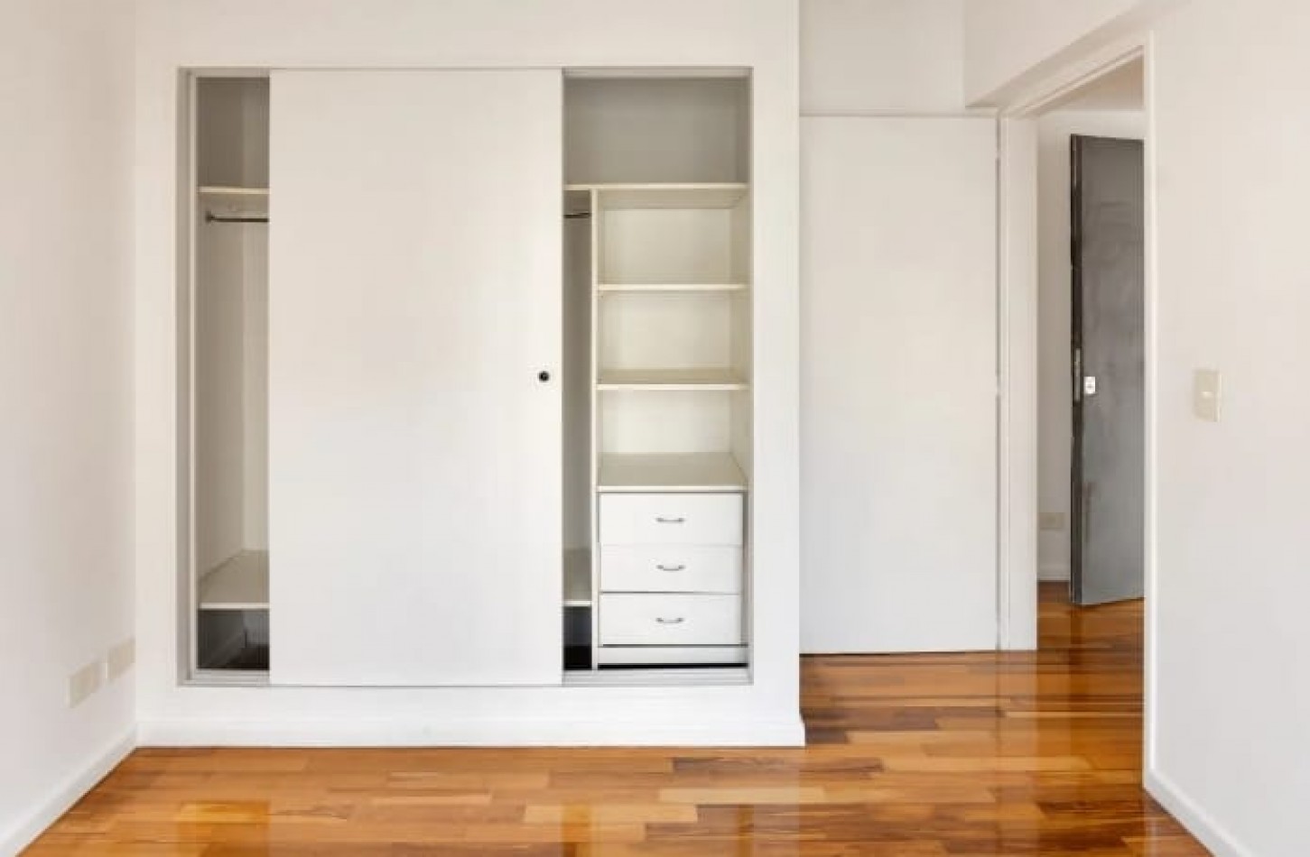 LAPRIDA 900, Venta: EXCELENTE DEPTO 2 AMB AL FTE C/BALCON 46 M2 TOT. Edific 15 años Terraza y Parilla