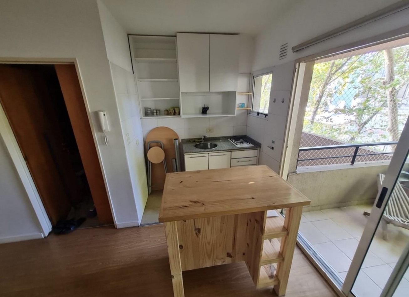 LAVALLEJA 800, VENTA DEPARTAMENTO DE DOS AMBIENTES CON COCHERA