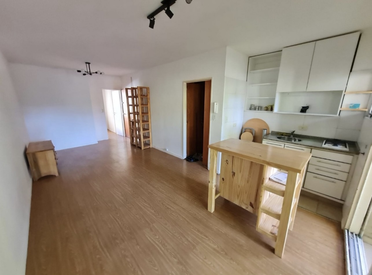 LAVALLEJA 800, VENTA DEPARTAMENTO DE DOS AMBIENTES CON COCHERA