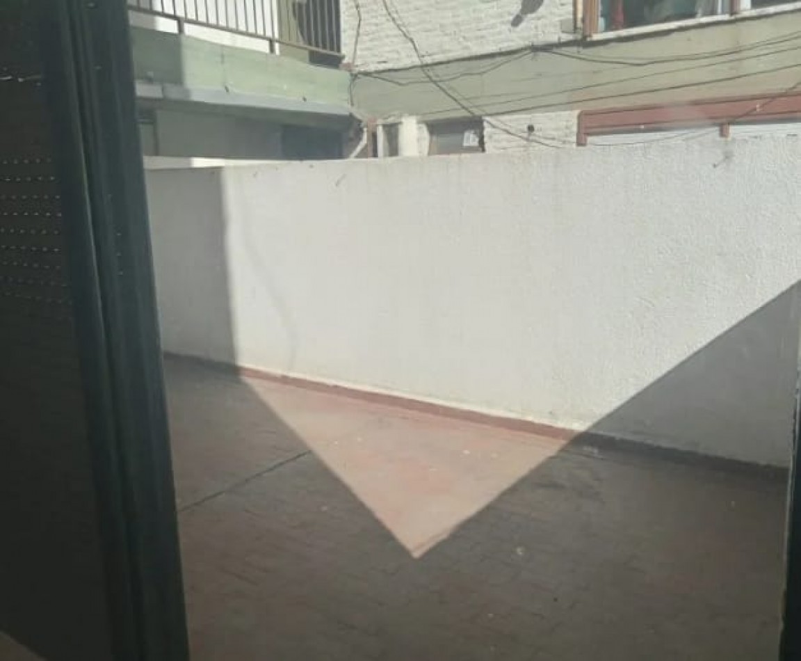 Av Corrientes 4100, Venta: MUY BUEN DEPTO de 1 AMB c/Patio Propio de 16 m2 todo Aire y Luz, Av Corrientes, SUBTE, Av A.Gallardo. Av Medrano, Hospital Italiano