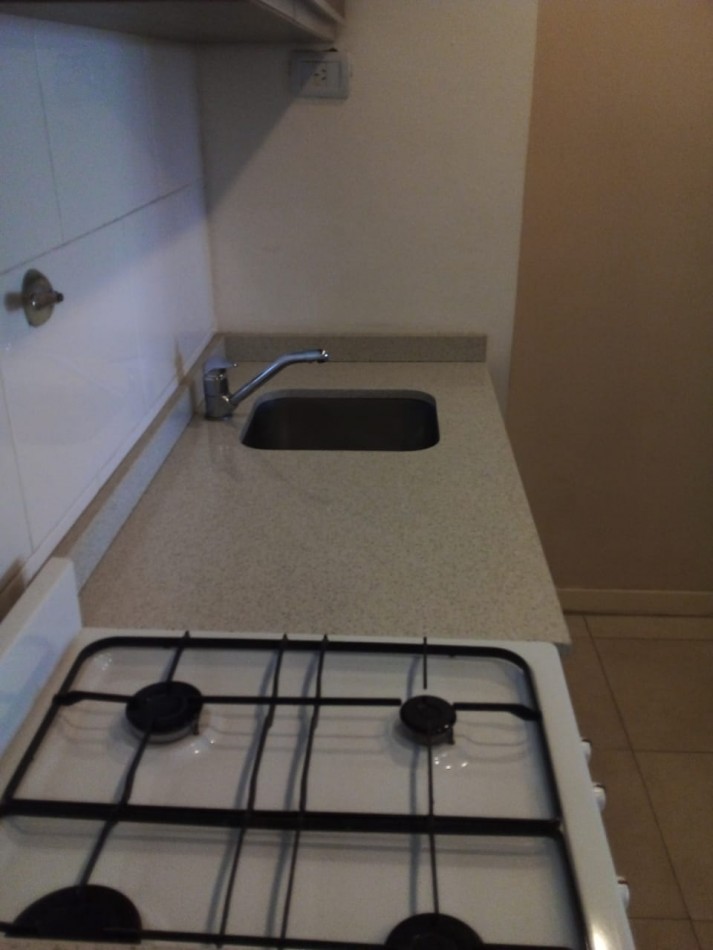 Andres Lamas 1151, Venta Excepcional DEPTO de 1 AMB y MEDIO DIVISIBLE, FORMATO en "L" AL FRENTE C/BALCON