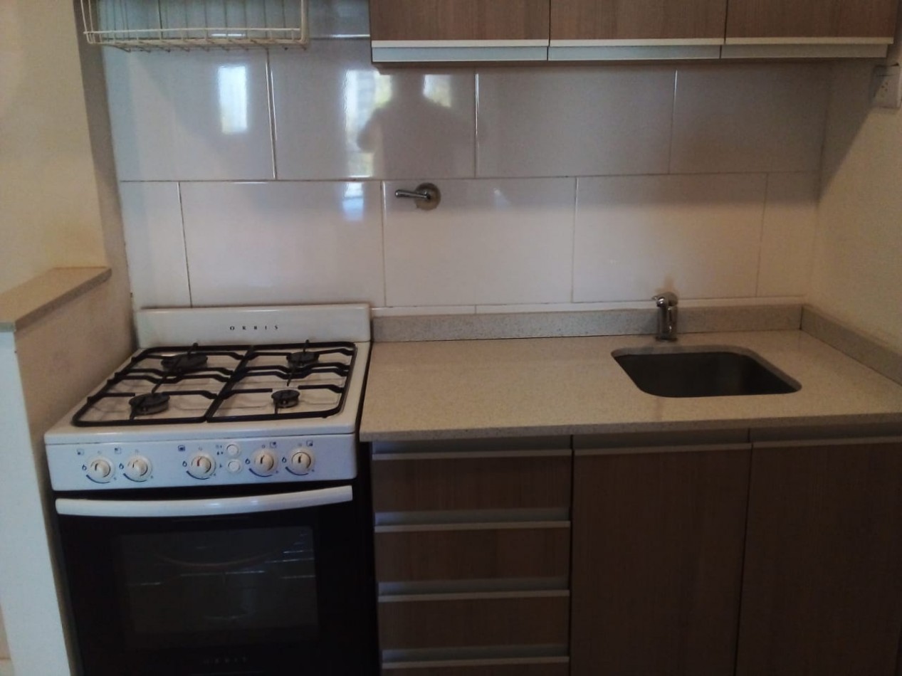 Andres Lamas 1151, Venta Excepcional DEPTO de 1 AMB y MEDIO DIVISIBLE, FORMATO en "L" AL FRENTE C/BALCON