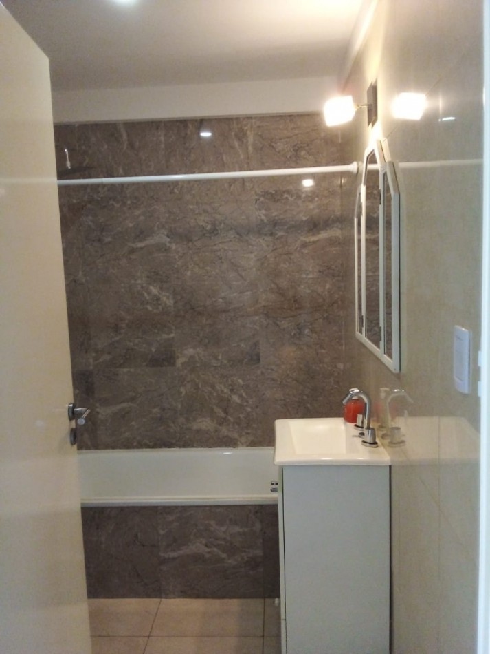 Andres Lamas 1151, Venta Excepcional DEPTO de 1 AMB y MEDIO DIVISIBLE, FORMATO en "L" AL FRENTE C/BALCON