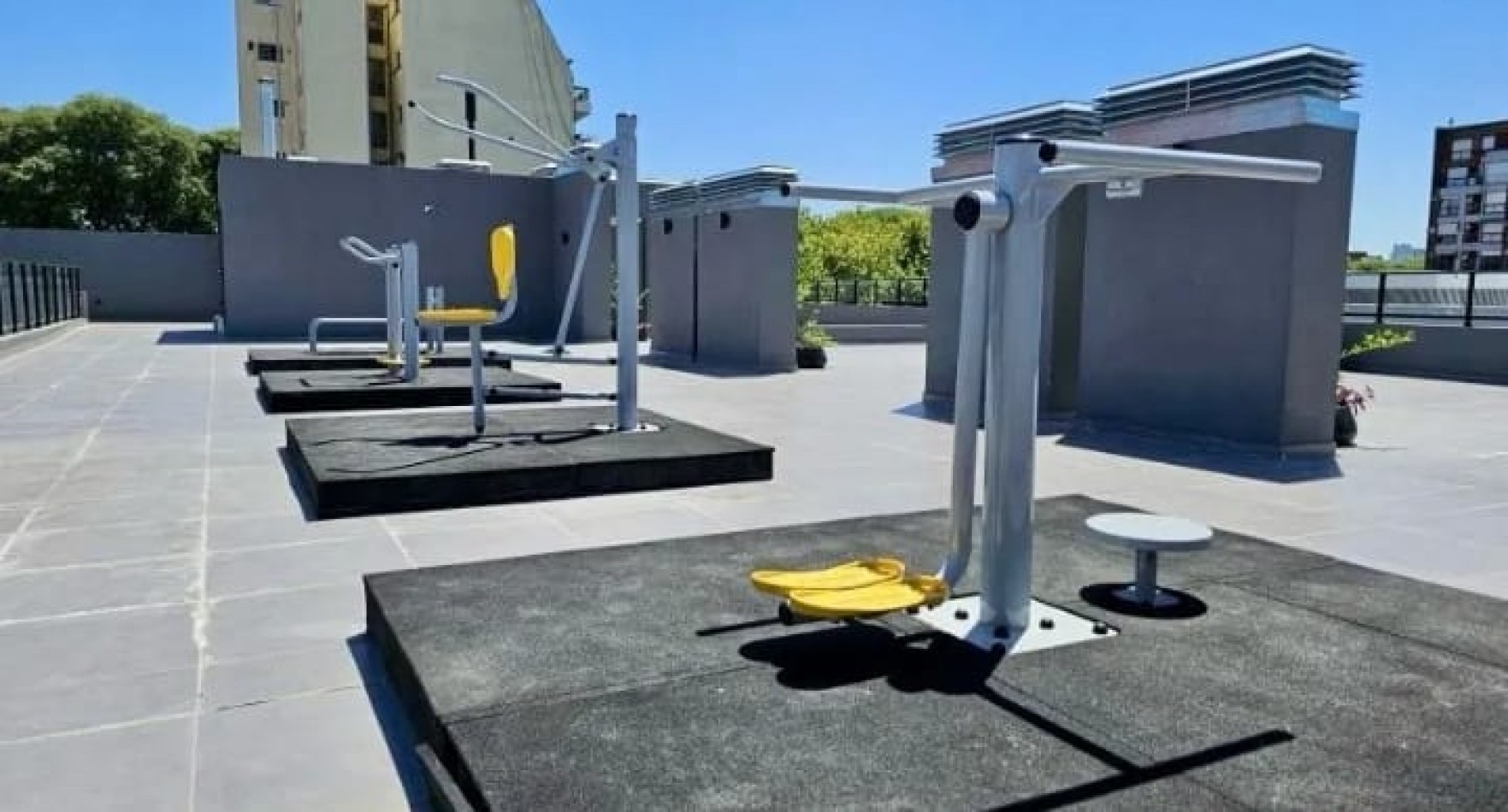MEDRANO 1200, VENTA : A ESTRENAR ENTREGA Y ESCRITURA INMEDIATA..Excel Depto 1 AMB c/PATIO y PARRILLA PROPIA. EDIFICIO DE  MAXIMA CATEGORIA; Terraza, Solarium, PISCINA, SUM, GYM, Laundry 
