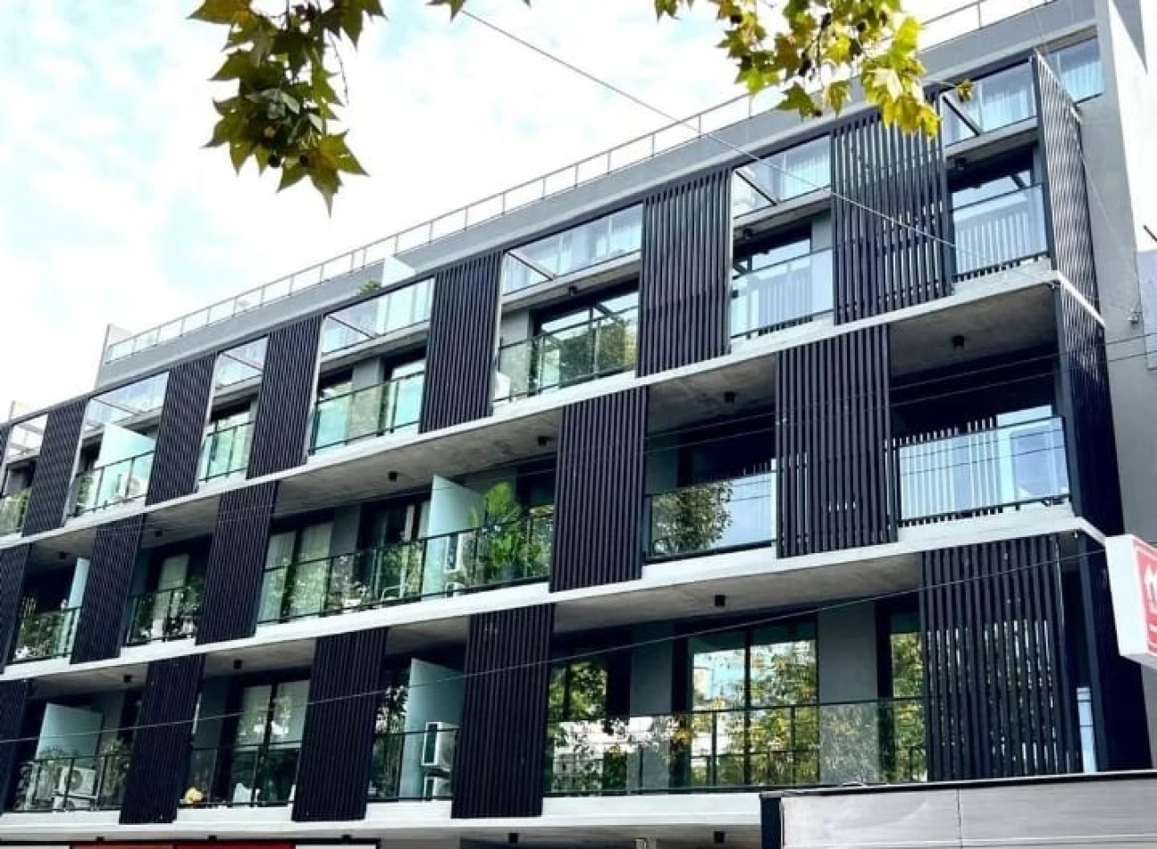 MEDRANO 1200, VENTA : A ESTRENAR ENTREGA Y ESCRITURA INMEDIATA..Excel Depto 1 AMB c/PATIO y PARRILLA PROPIA. EDIFICIO DE  MAXIMA CATEGORIA; Terraza, Solarium, PISCINA, SUM, GYM, Laundry 