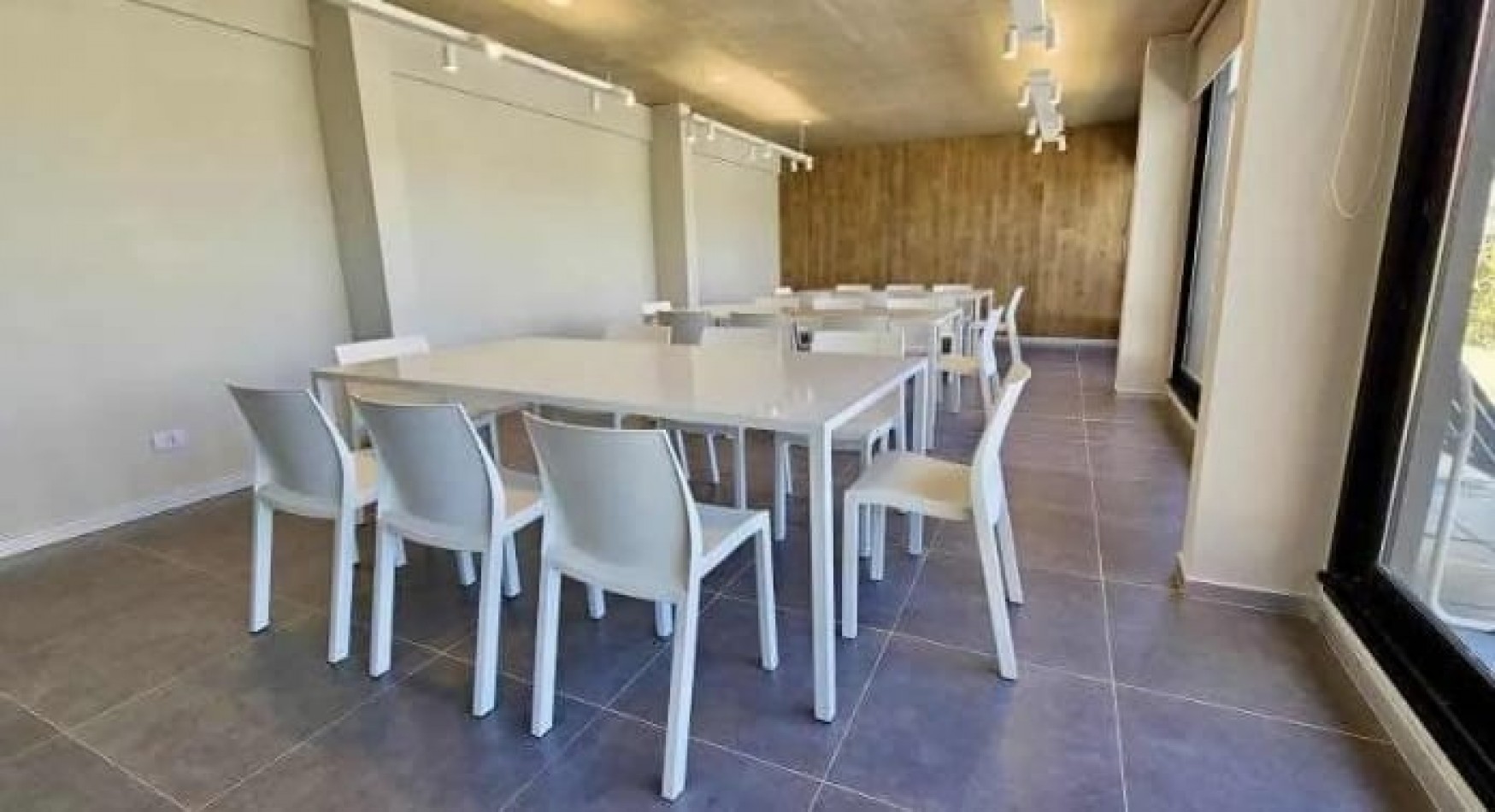 MEDRANO 1200, VENTA : A ESTRENAR ENTREGA Y ESCRITURA INMEDIATA..Excel Depto 1 AMB c/PATIO y PARRILLA PROPIA. EDIFICIO DE  MAXIMA CATEGORIA; Terraza, Solarium, PISCINA, SUM, GYM, Laundry 