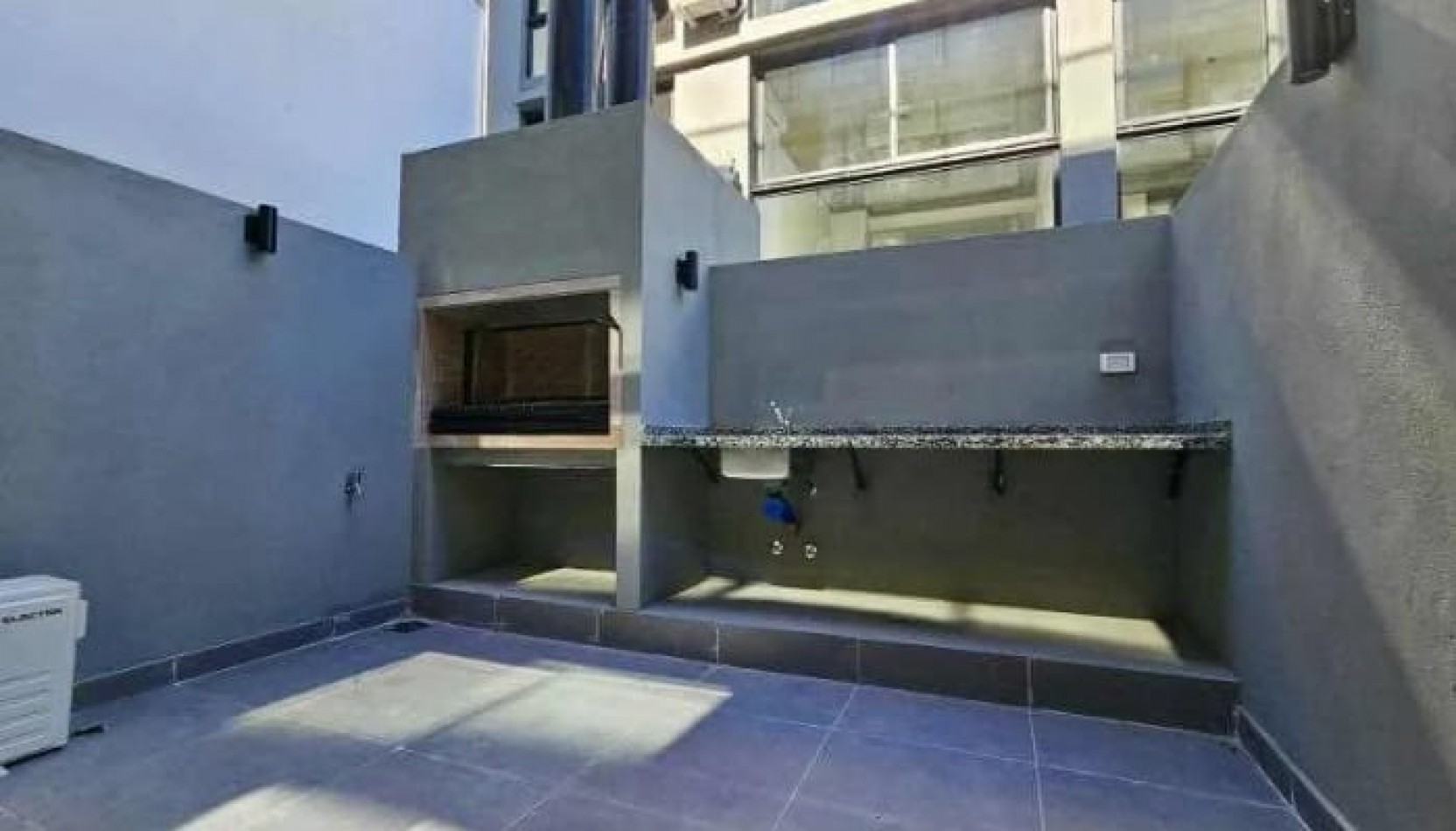 MEDRANO 1200, VENTA : A ESTRENAR ENTREGA Y ESCRITURA INMEDIATA..Excel Depto 1 AMB c/PATIO y PARRILLA PROPIA. EDIFICIO DE  MAXIMA CATEGORIA; Terraza, Solarium, PISCINA, SUM, GYM, Laundry 