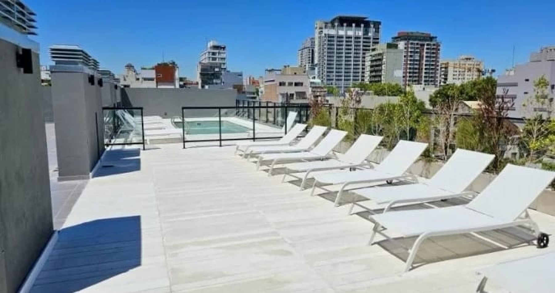 MEDRANO 1200, VENTA : A ESTRENAR ENTREGA Y ESCRITURA INMEDIATA..Excel Depto 1 AMB c/PATIO y PARRILLA PROPIA. EDIFICIO DE  MAXIMA CATEGORIA; Terraza, Solarium, PISCINA, SUM, GYM, Laundry 