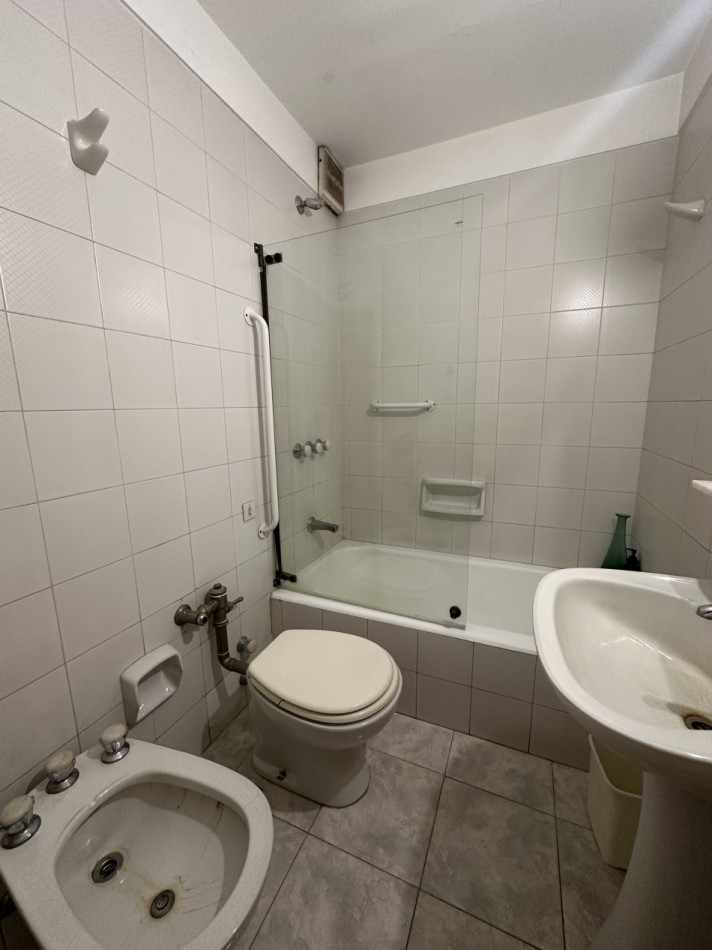 AV. SCALBRINI ORTIZ 3300 ENTRE AV. LIBERTADOR Y J. F. SEGUI, VENTA DEPARTAMENTO DE TRES AMBIENTES C/DEPENDENCIA
